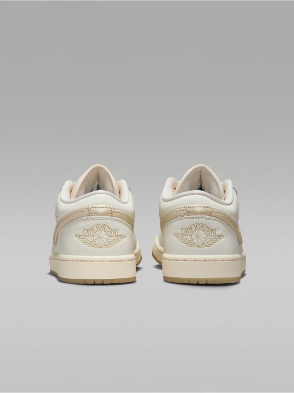 Nike Air Jordan 1 Low SE - Picture 4 of 10